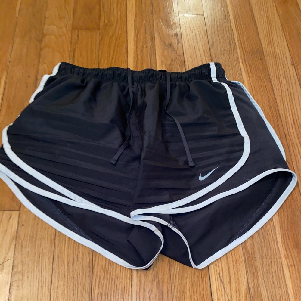 M gray Nike dri-fit shorts